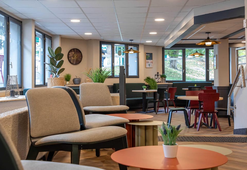 B&B HOTEL Lourdes Centre Gare 3 étoiles Hotel in Lourdes