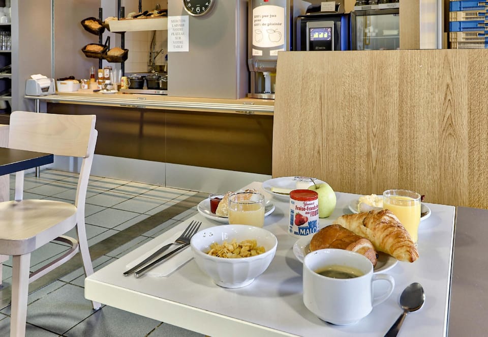 B&B HOTEL Clermont-Ferrand Le Brezet Aeroport Hotel in Clermont-Ferrand