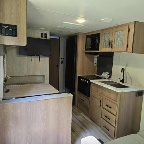 Monday creek camper Lodge in Falls Township