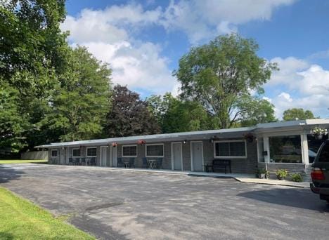 Nightshade Inn & Gardens Inn in New York