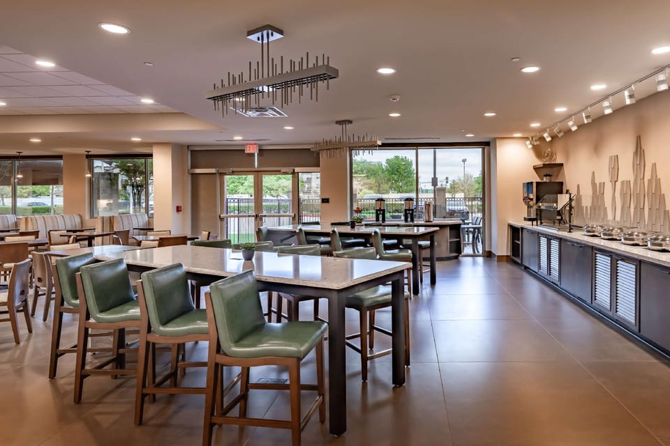 DoubleTree by Hilton Dallas - Farmers Branch Hotel in Farmers Branch