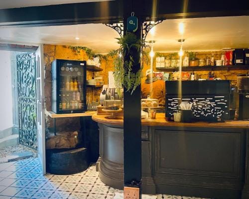 MOY Guesthouse & Backpackers Hotel in Cape Town