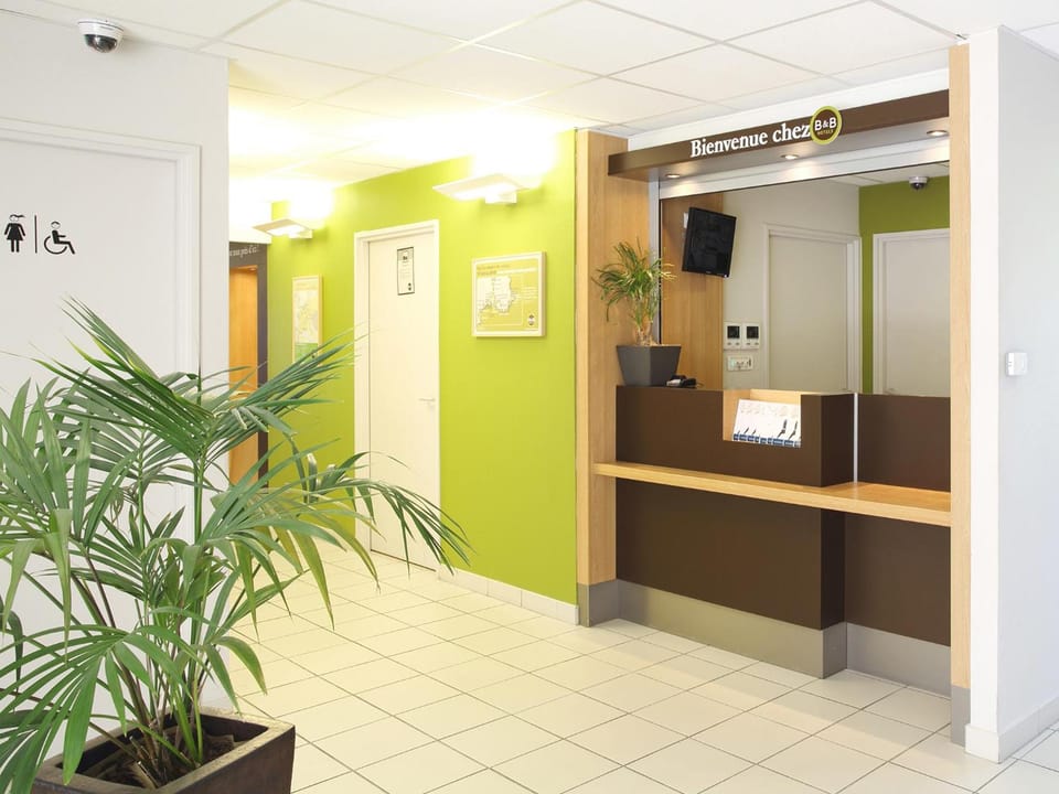 B&B HOTEL Marseille Aeroport Saint-Victoret Hotel in Marignane