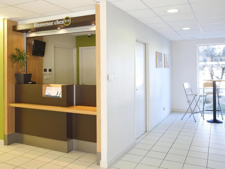 B&B HOTEL Marseille Aeroport Saint-Victoret Hotel in Marignane