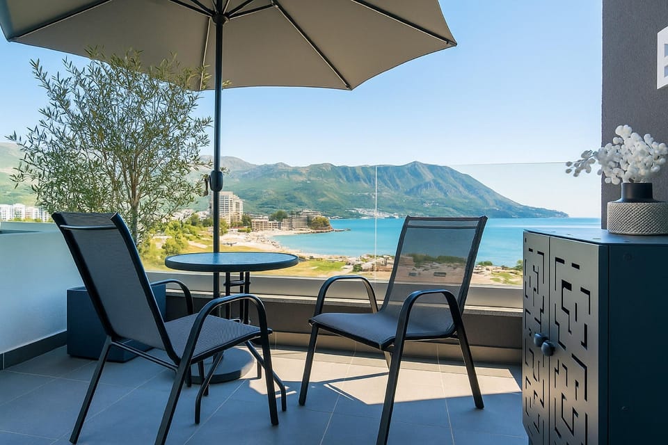 Bellemond Hotel & Residences Apartment hotel in Budva Municipality