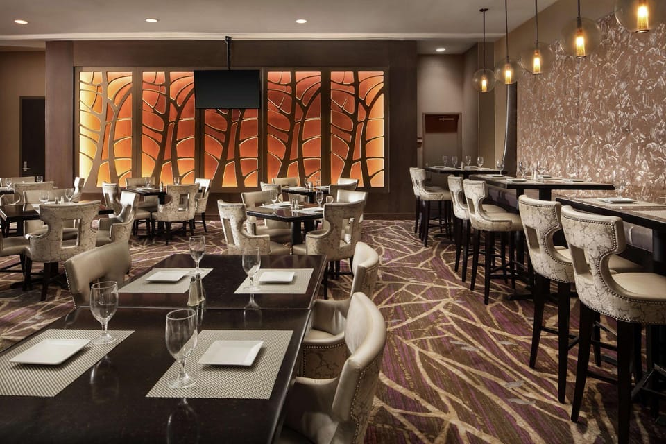 Embassy Suites by Hilton Crystal City National Airport Hotel in Crystal City