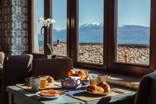 Antico Borgo B&B con SPA - Adults Only Hotel in Manerba del Garda