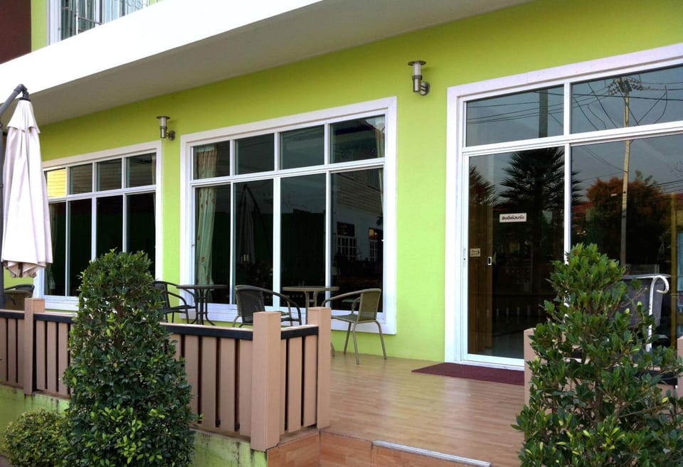 Rueanrimnam Hotel Hotel in Laos