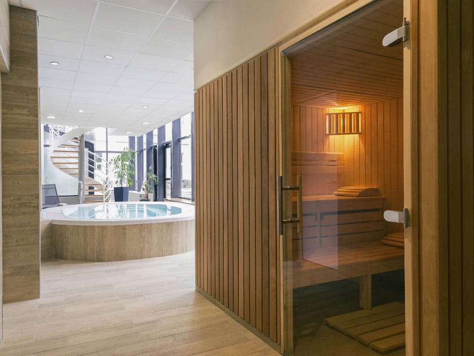B&B HOME Brides-les-Bains Les 3 Vallees Hotel in Les Allues