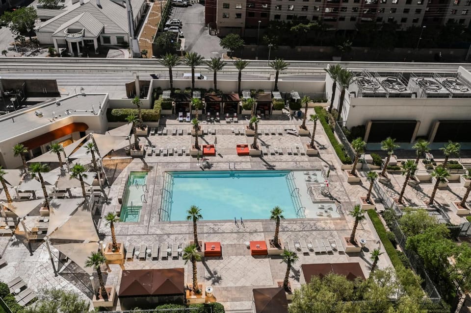 StripViewSuites Penthouse Two-Bedroom Conjoined Suite Apartment hotel in Las Vegas Strip