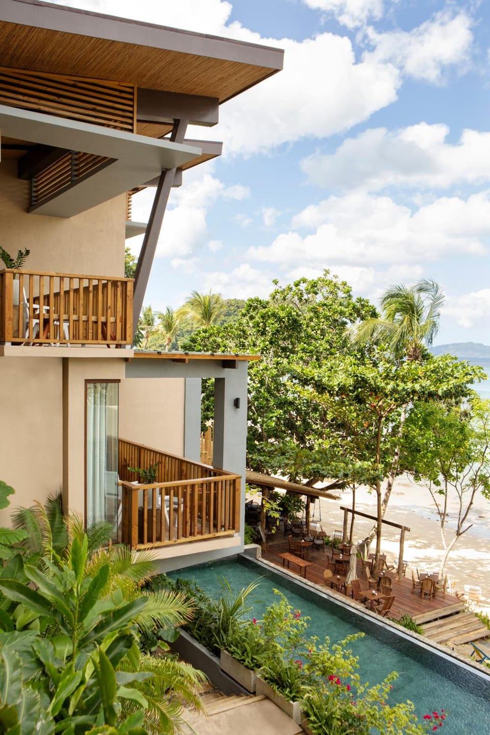 Maremegmeg Beach Club Resort in El Nido