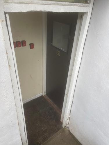 5 Brunswick St - Bedroom 02 downstairs Hotel in Bristol