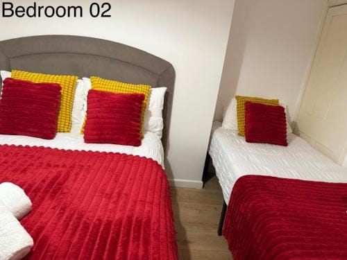 5 Brunswick St - Bedroom 02 downstairs Hotel in Bristol