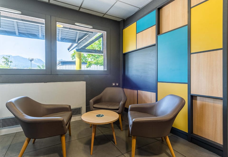 B&B HOTEL CHAMBERY La Cassine Hotel in Chambery