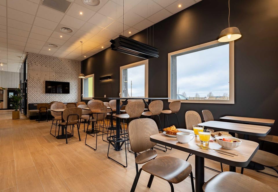 B&B HOTEL Valenciennes Onnaing 3 etoiles Hotel in Hauts-de-France