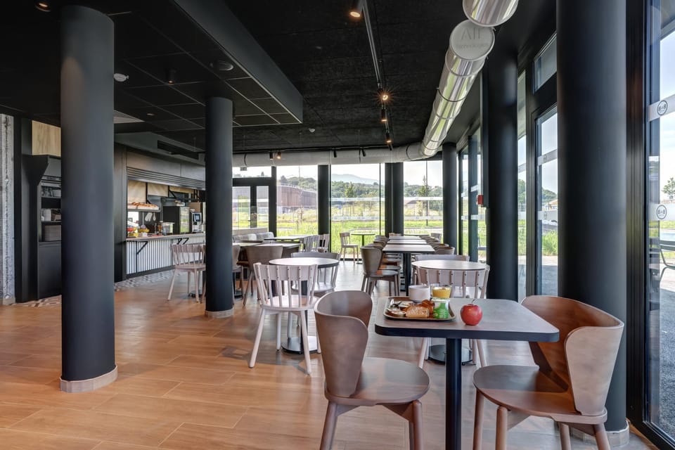 B&B HOTEL Evian Publier Hotel in Haute-Savoie