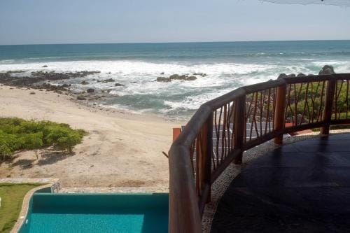Gaviota Beachfront Room with Pool, Troncones Hotel in State of Guerrero