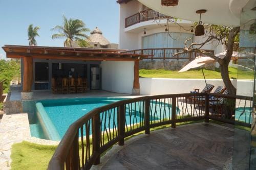Colibri Beachfront Room with Pool, Troncones Hotel in State of Guerrero