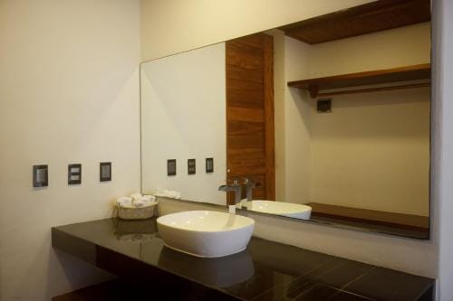 Colibri Beachfront Room with Pool, Troncones Hotel in State of Guerrero