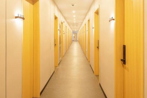 Dengba Inn - Hongqiao Airport Jiuting Metro Station Branch Hostel in Shanghai