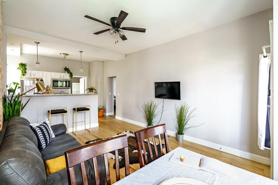 Shared lounge/TV area