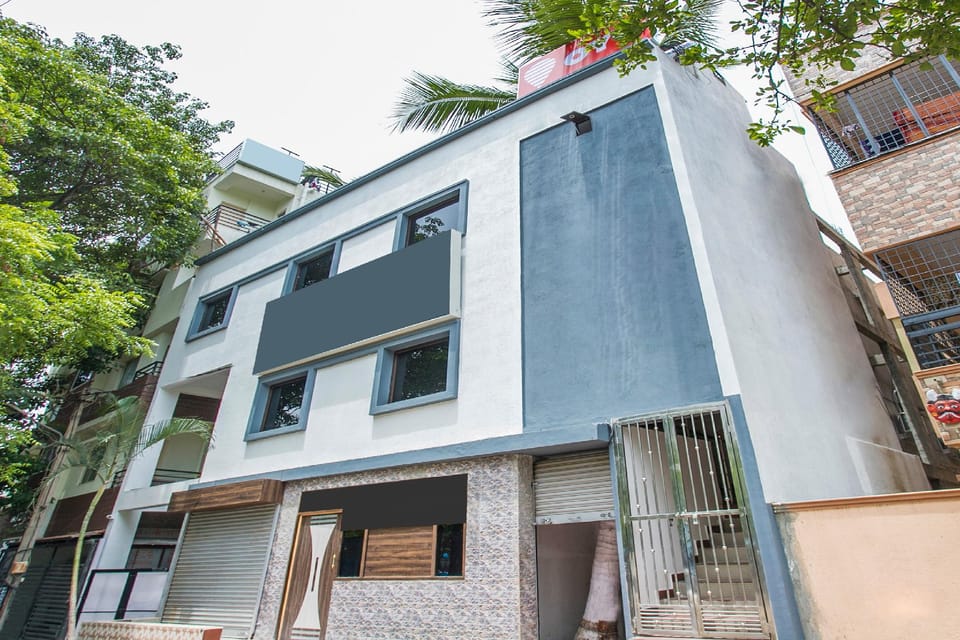 OYO Shri Krishna Hometel Near Ascendas Park Square Mall Hotel in Bengaluru