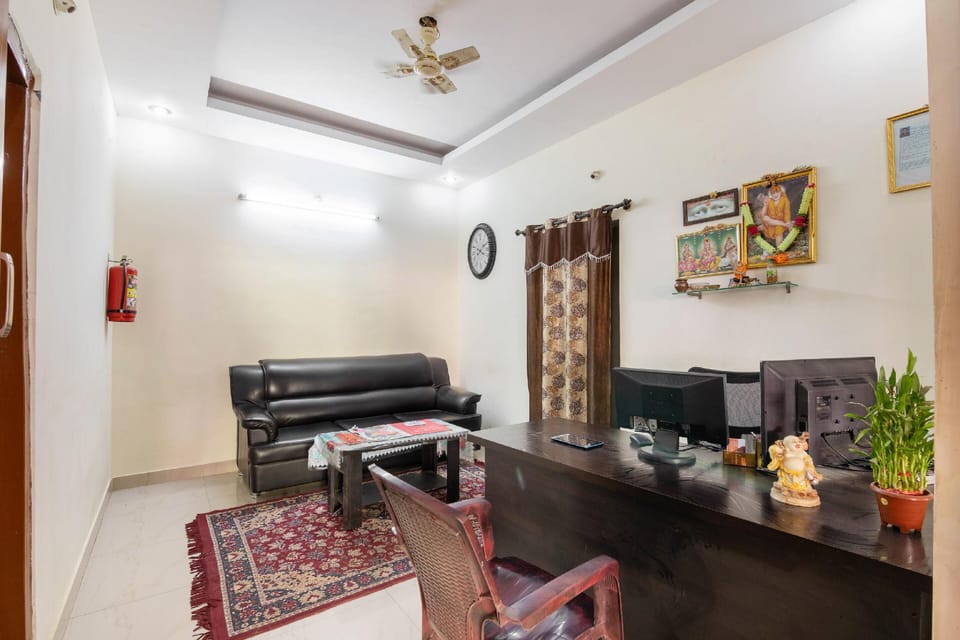 OYO Sri Sai Inn Hotel in Bengaluru