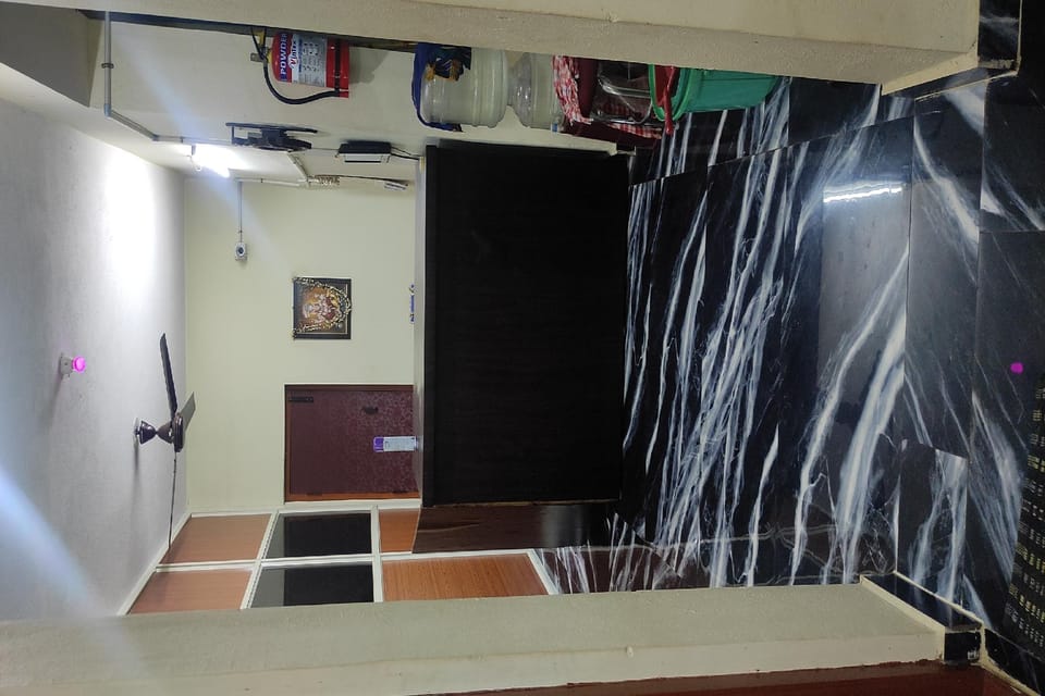 OYO Keerthi Kumar Lodge Hotel in Bengaluru