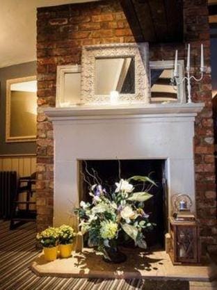 Cross Roads Hotel by Greene King Inns Hotel in Daventry District