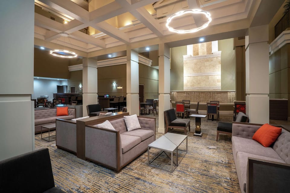 Embassy Suites by Hilton Nashville at Vanderbilt Hotel in Music Row