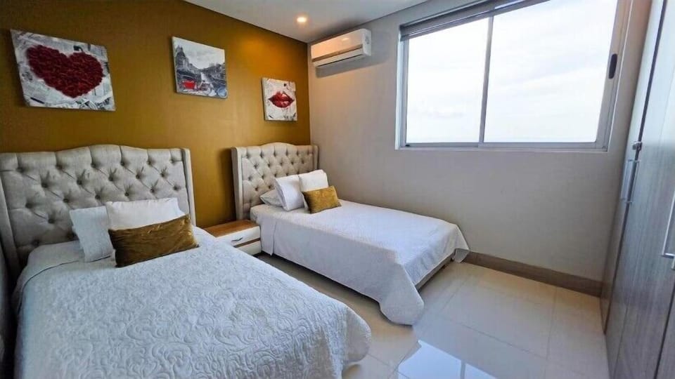 Oceanview Suite Pools Gym Guest Access Hotel in Cartagena