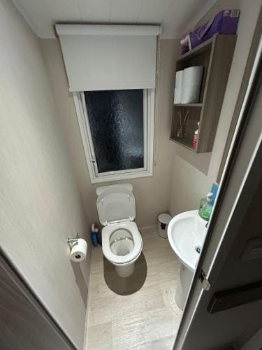 Lyons Robin Hood - 3 Bedroom Static Caravan Lodge in Rhyl