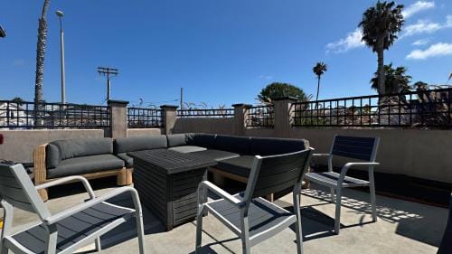 Retro Star-Wagon, Ocean Breez at Studios Hotel in Oceanside