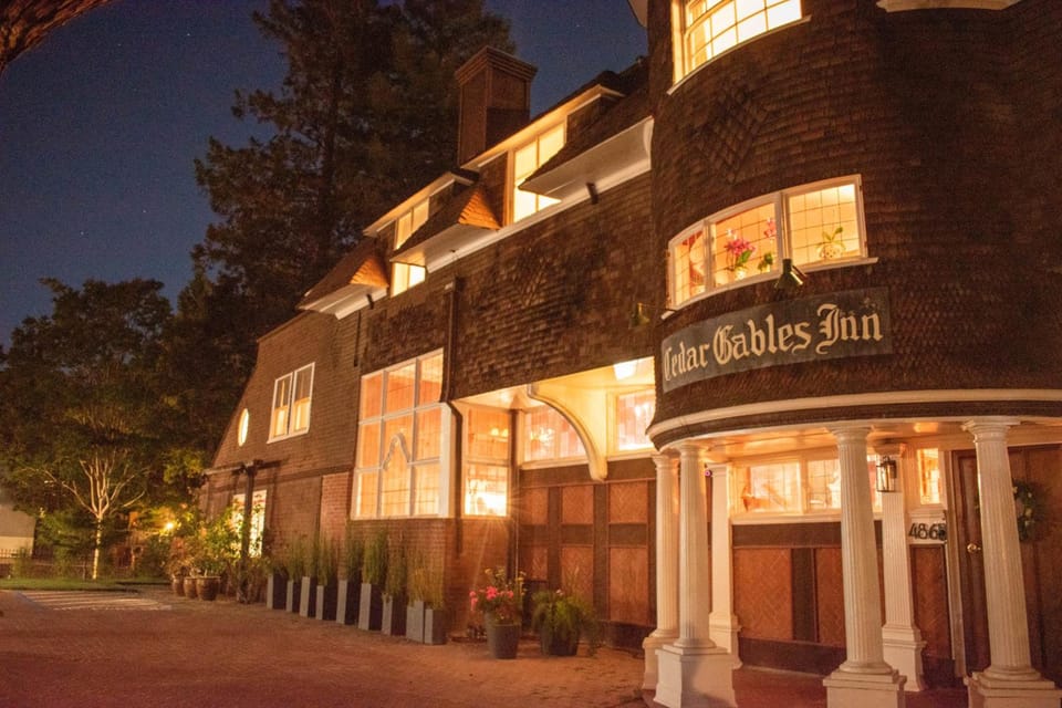 Cedar Gables Inn Hotel in Napa Valley