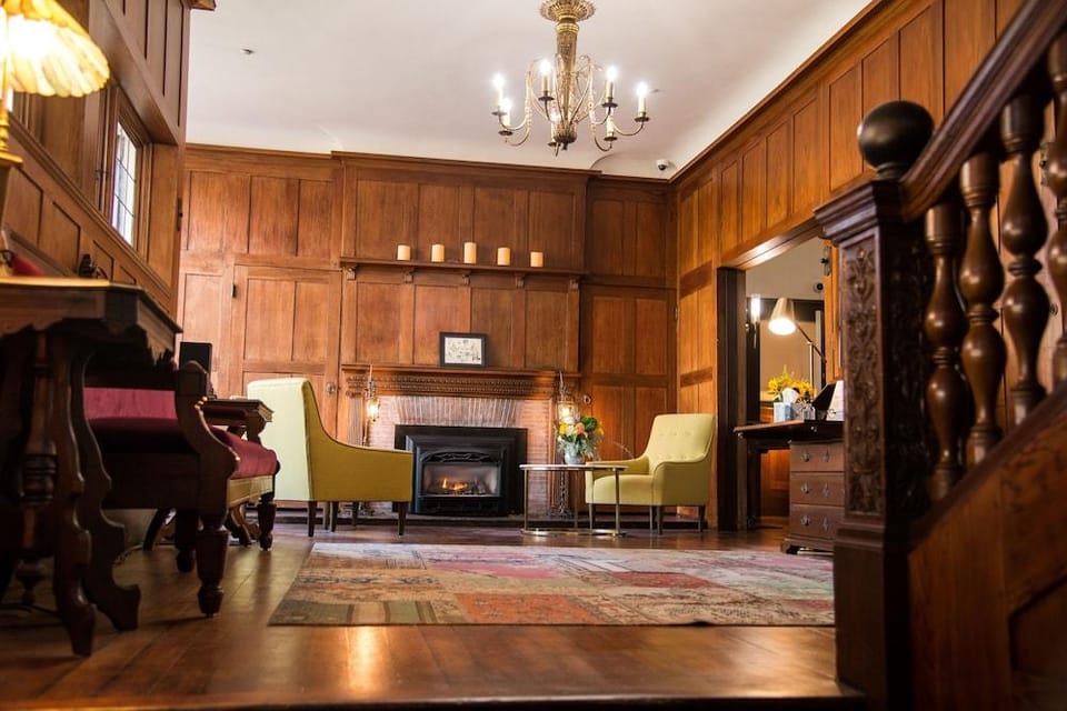 Cedar Gables Inn Hotel in Napa Valley