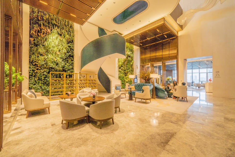 Yunmulijin Sky High Riverview Hotel Chongqing Jiefangbei Raffles Plaza Hotel in China