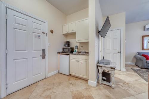 Village of South Walton EB212 Hotel in Rosemary Beach