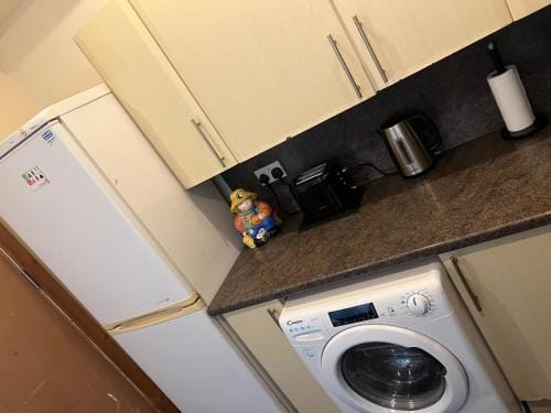 54 - Room 1 - City views Hotel in Swansea