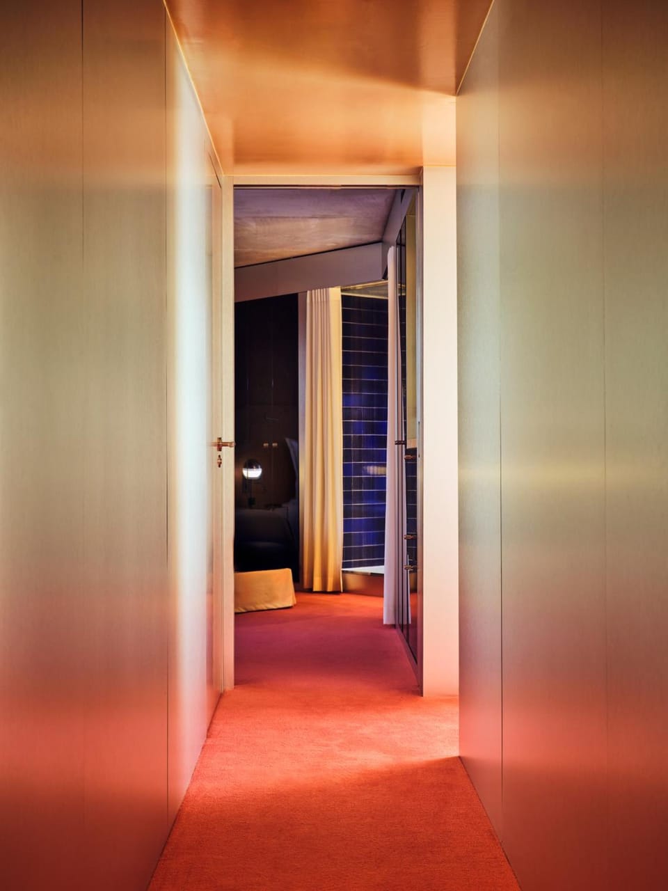 Le Bus Palladium Bed and Breakfast in Paris