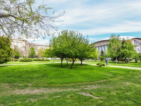 Amazon Apartment - Cismigiu Gardens Hotel in Bucharest