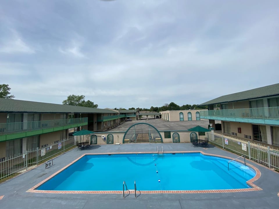 The Hastings Inn Parsons Hotel in Ozark Mountains