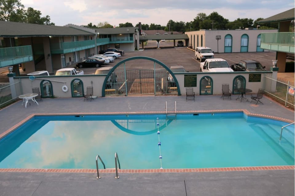 The Hastings Inn Parsons Hotel in Ozark Mountains
