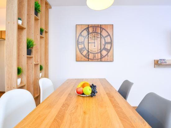 Sunshine Apartment - Cismigiu Gardens Hotel in Bucharest