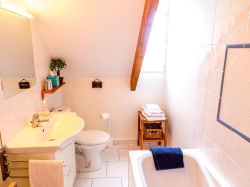 Chambre Bergeronette dans un cadre exceptionnel pres de la Loire - FR-1-590-299 Hotel in Centre-Val de Loire