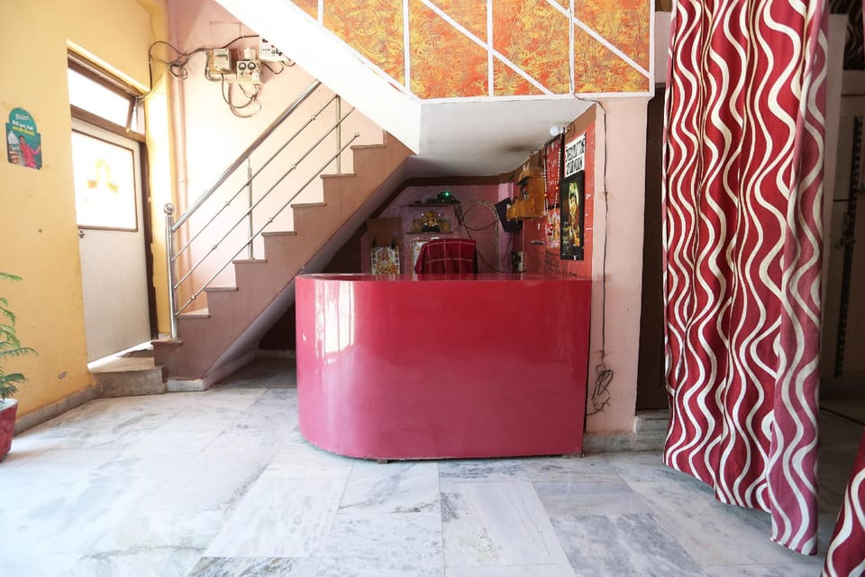 OYO 41214 Om Shiv Palace Hotel in Uttar Pradesh