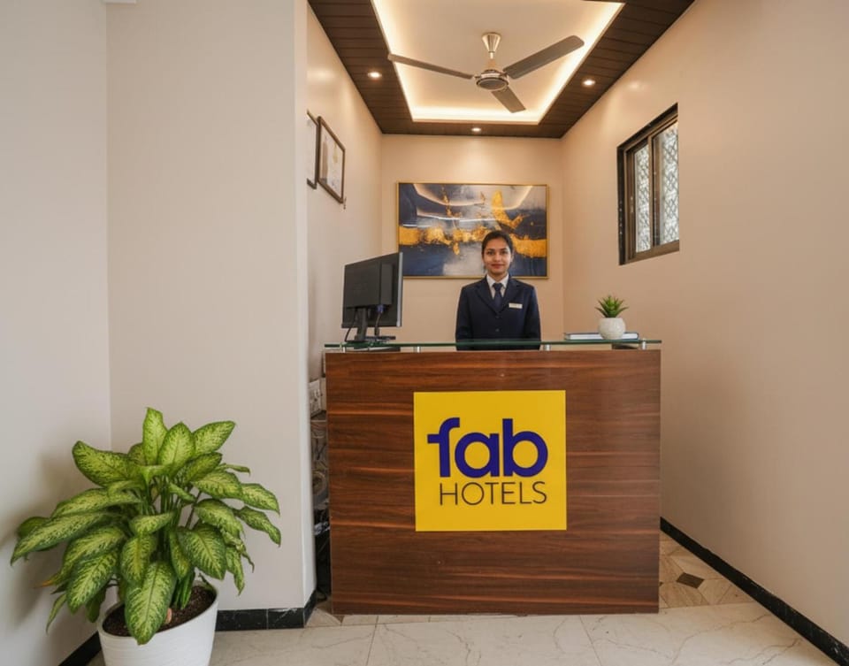 Capital O Hotel Shimaya Hotel in Dehradun
