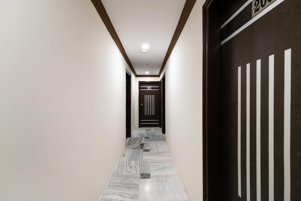 Hotel O Poonam Palace Hotel in Ahmedabad