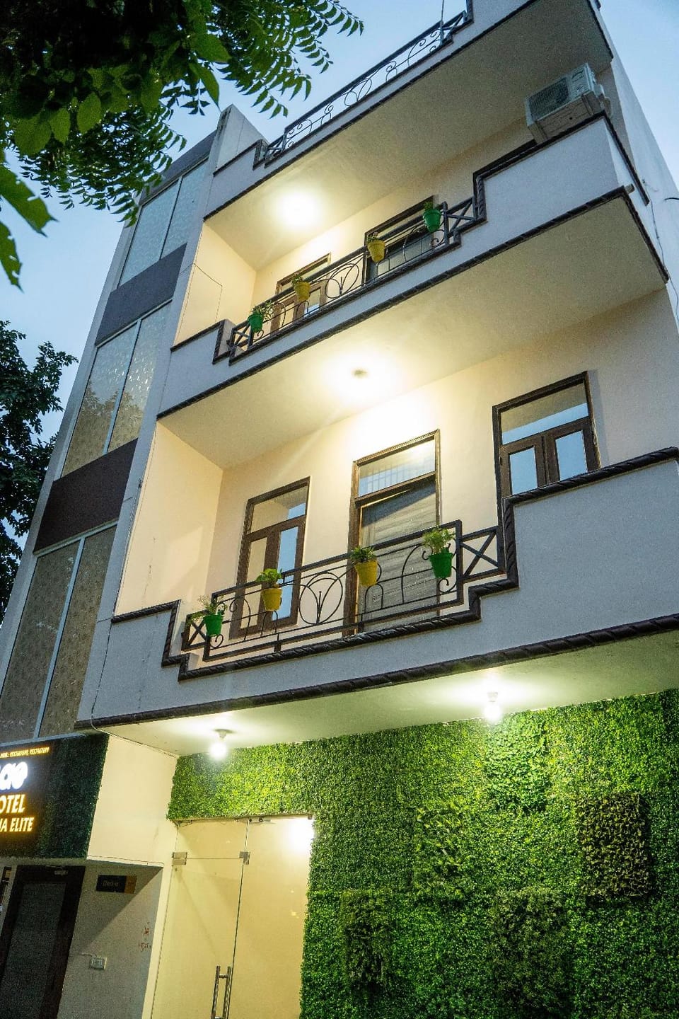 Hotel Astoria Elite Agra Hotel in Agra