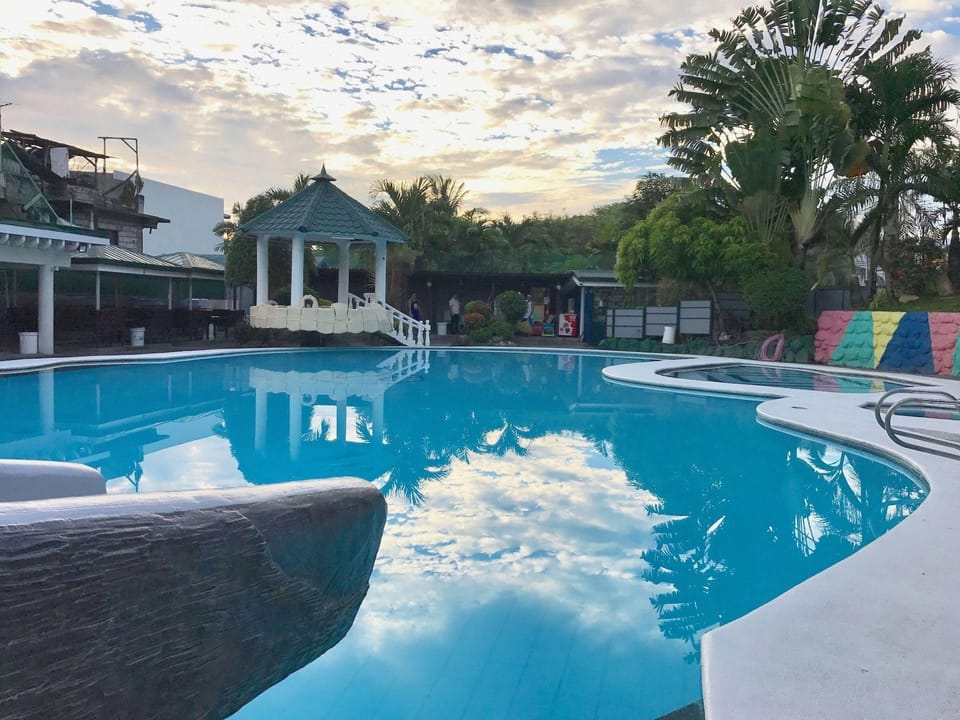 V Resort Dasma Hotel in Calabarzon