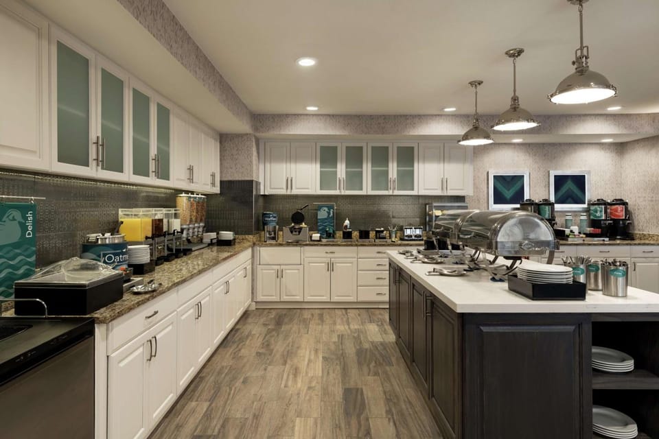 Homewood Suites by Hilton Erie Hotel in Millcreek Township